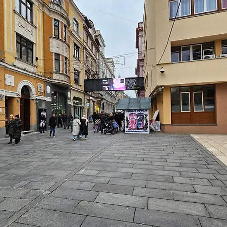 Ferhadija 아파트 *