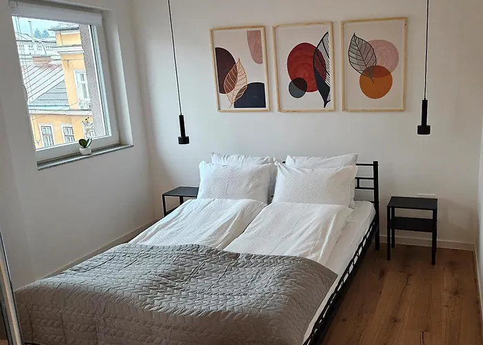 Ferhadija 아파트 *